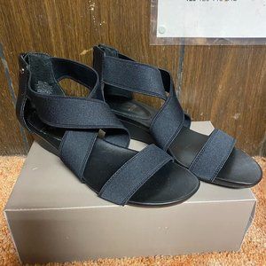 BRAND NEW Simply Vera Vera Wang Wedge Sandals